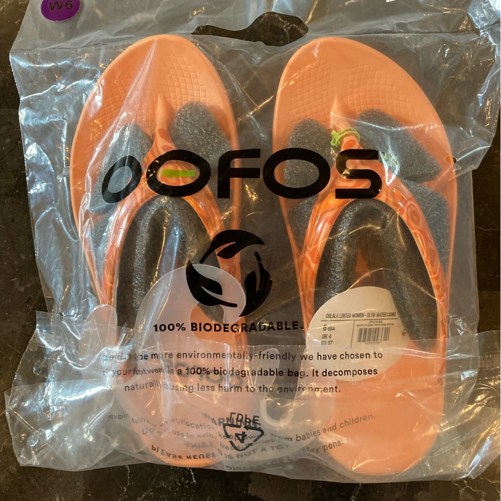 OOFOS “Oolala Limited Edition” Sandals - Picture 11 of 14
